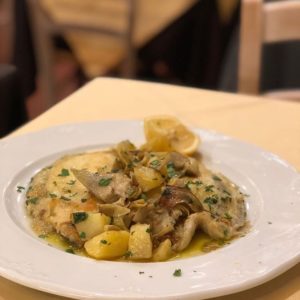 Filetto di rombo al forno con patate e carciofi